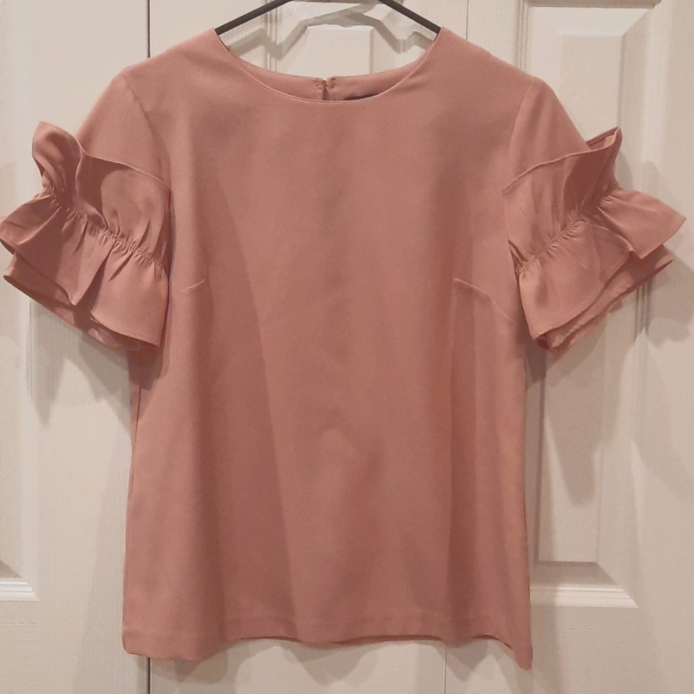 Pale pink Banana Republic top